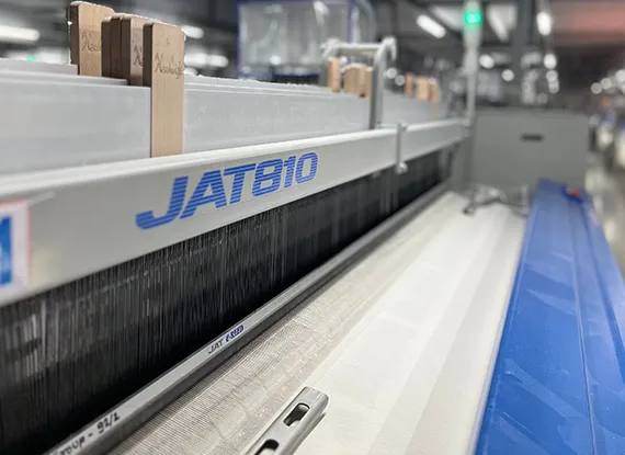Digitally controlled humidification and air conditioning misting ducts on weaving floor